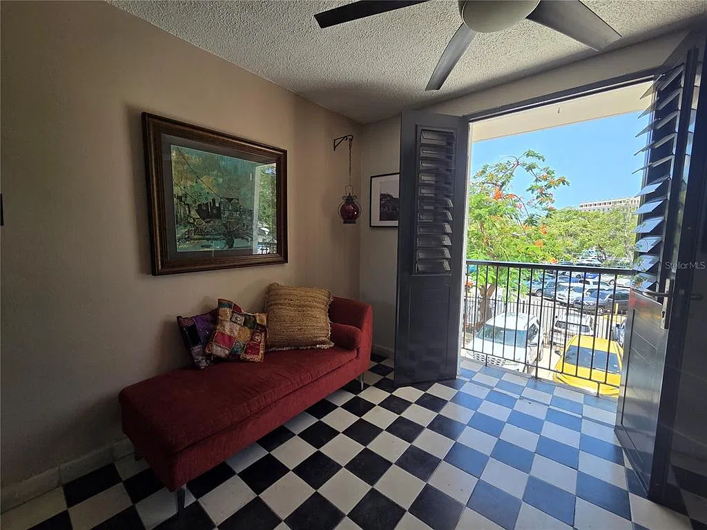1 bed, 1.0 bath, $2,300 — Photo 4