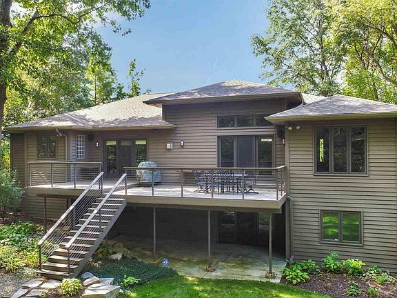 4th image of 220 Hickory Ln