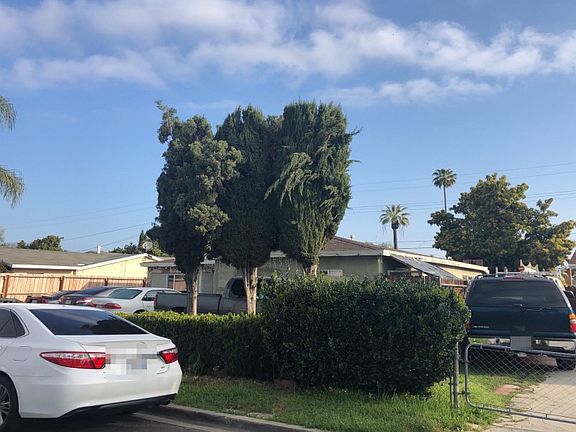 2nd image of 13649 Las Vecinas Dr