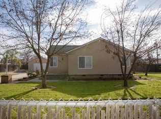 2201 W Hedges Ave, Fresno, CA 93728