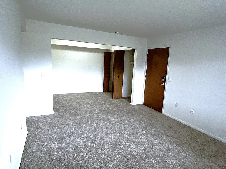 Charter Oaks Apartments — Photo 182