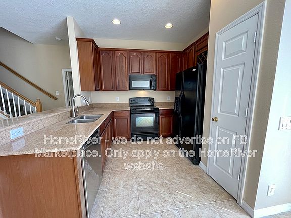5th image of 1030 Bella Vista Dr NE