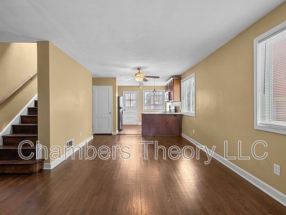 5th image of 716 Crittenden St NE