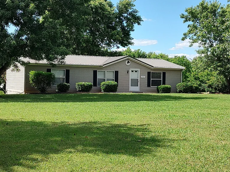 2537 Blockhouse Rd — Photo 1