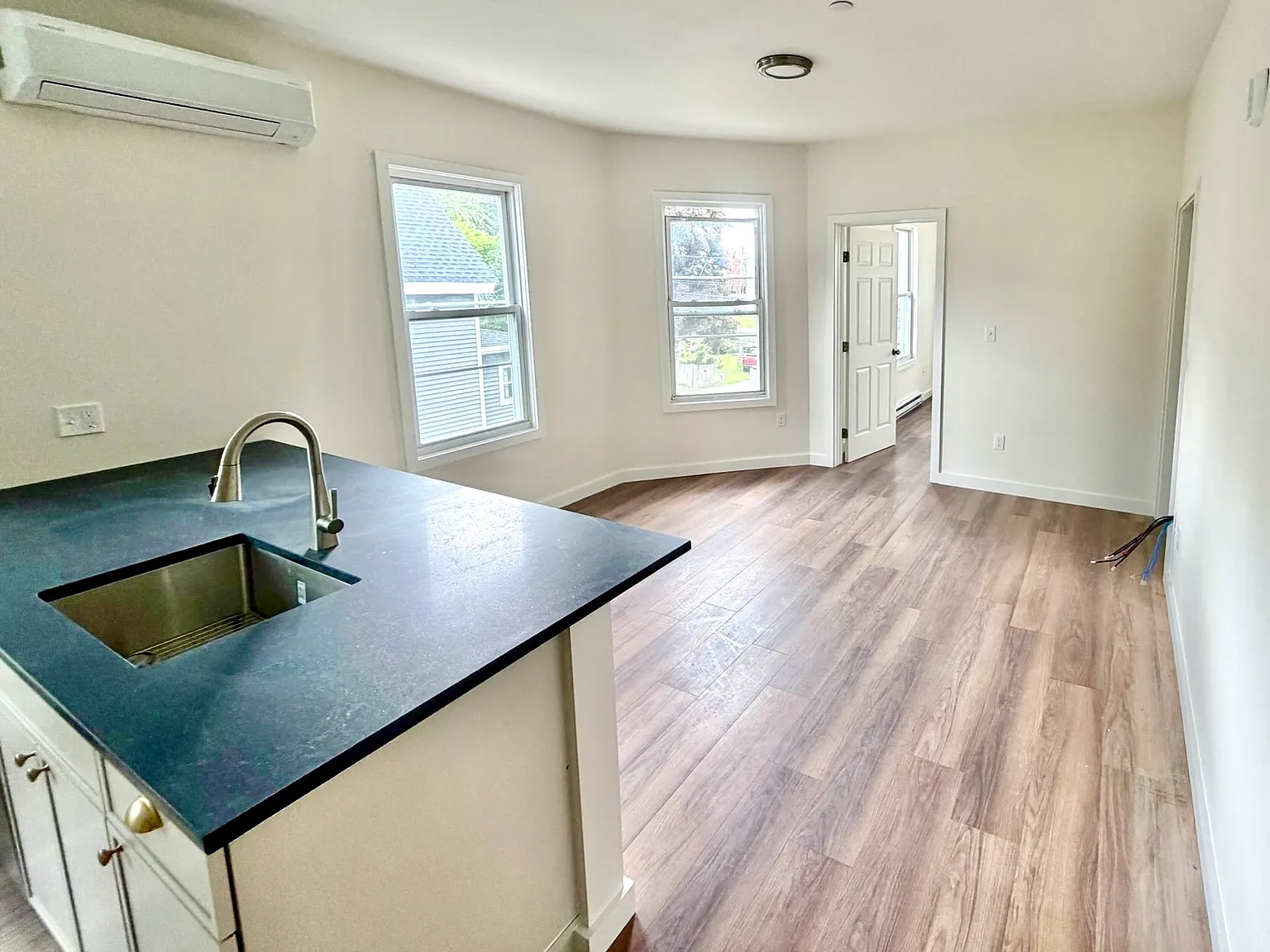 3 bed, 1200 sqft, $3,000 — Photo 4