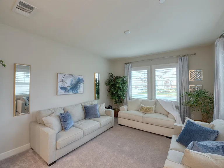 Cabernet Ct — Photo 9