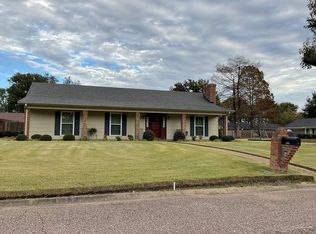 2392 Bluebird Dr, Greenville, MS 38701