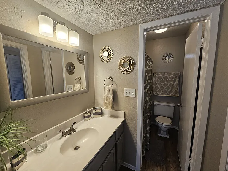 Restroom/Vanity