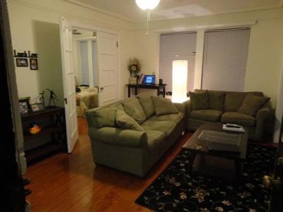 2nd image of 525 W Arlington Pl #111