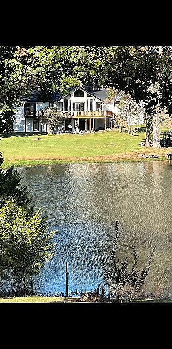 2nd image of 2414 Crystal Lake Cir