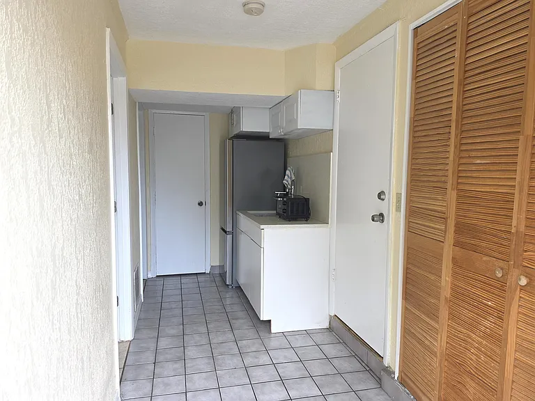 814 Poplar Dr #B — Photo 10