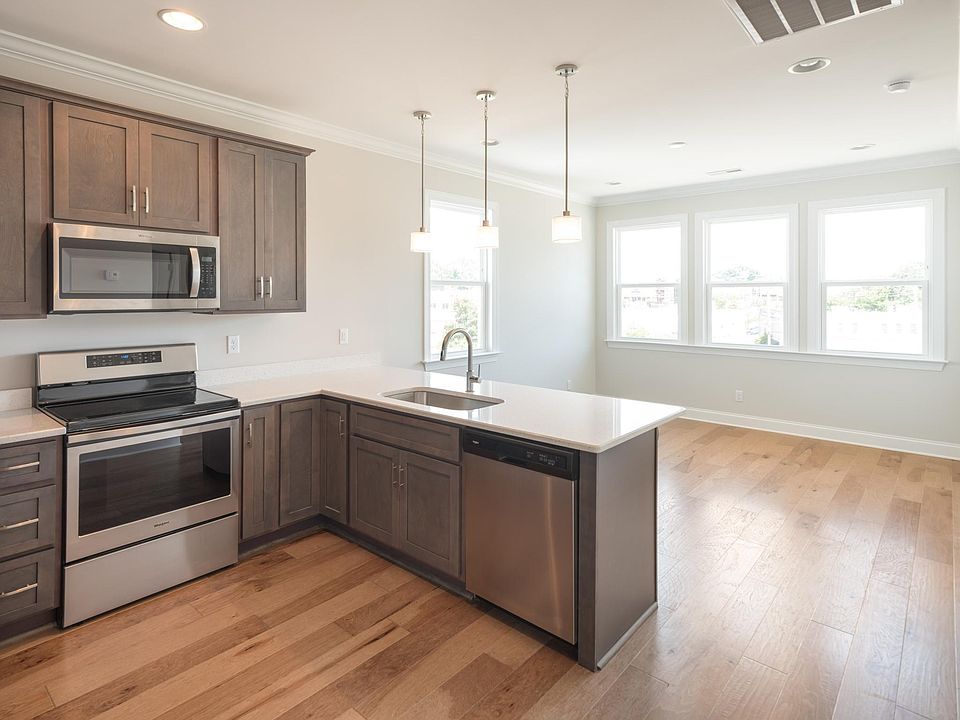 Kitchen and Livingroom