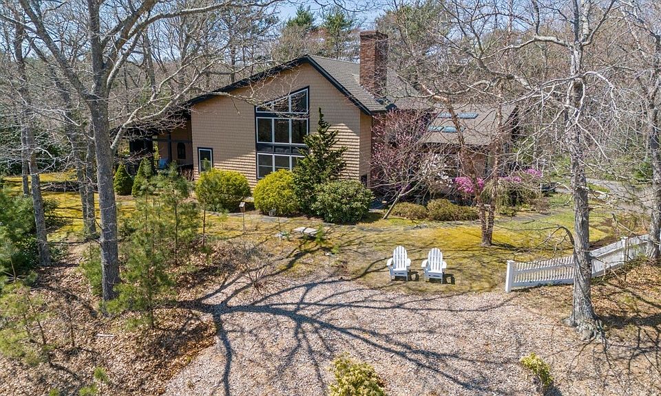 1st image of 18 Edgewater Dr