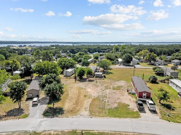 1524 Pelican Dr N, Azle, TX 76020