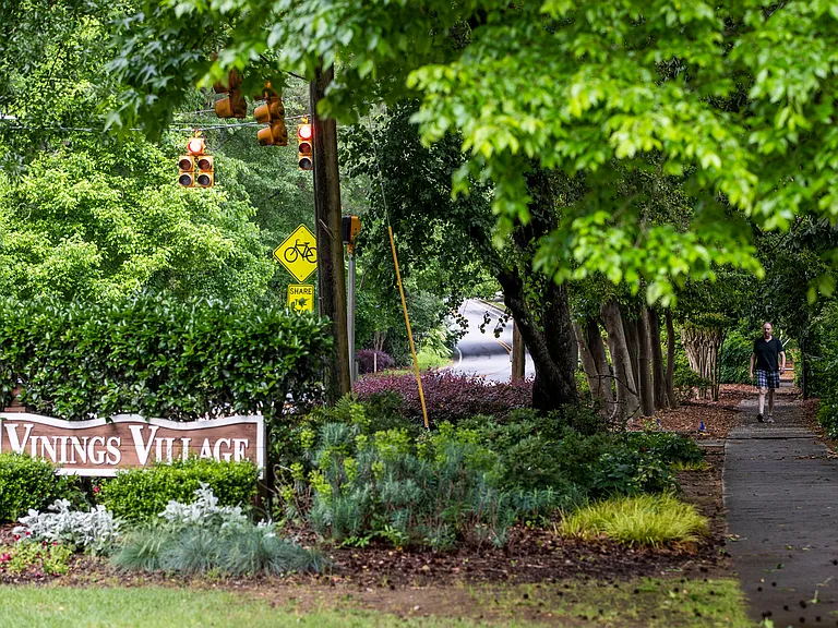 2465 Spring Dr SE — Photo 49