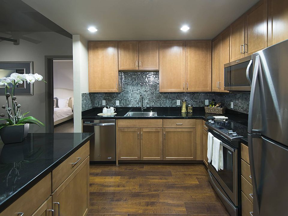 1st image of 355 Berry St APT 417