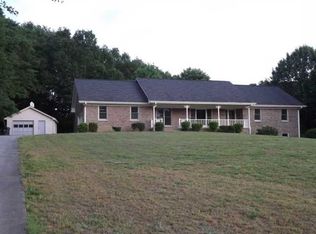 389 Willowwind Dr, Loganville, GA 30052