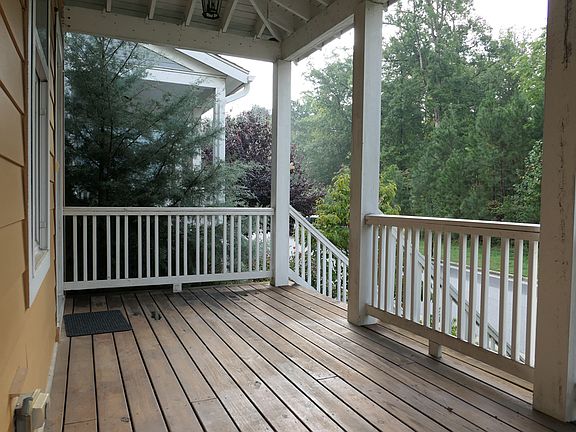 3rd image of 35 Hawk Point Rd