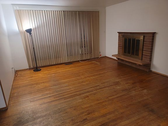 3rd image of 18317 39th Ave S