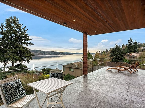 2nd image of 15212 38th Pl NE
