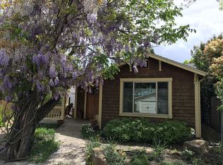 286 8th St, Ashland, OR 97520