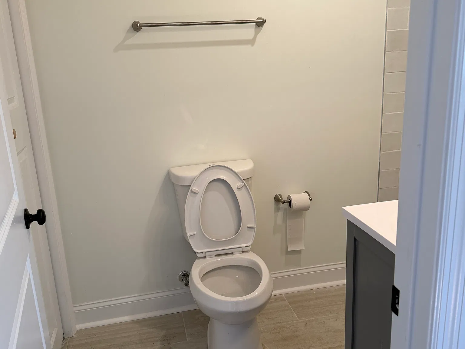 3 bed, 1000 sqft, $2,500 — Photo 3