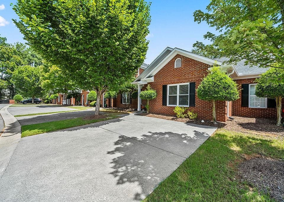 1st image of 612 Manor Way
