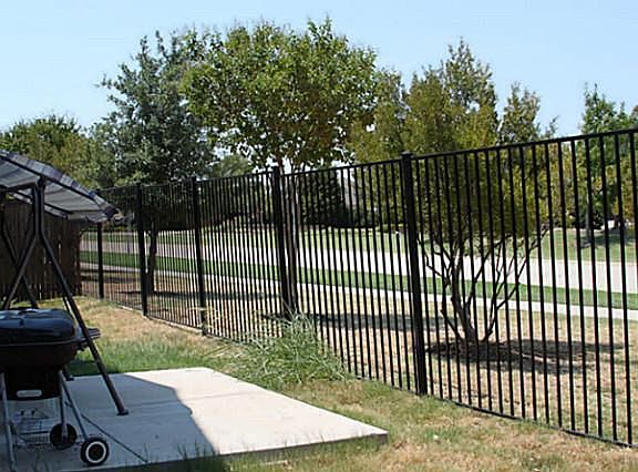 4th image of 5913 Snow Creek Dr
