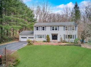 6 Sweetwater Ln, Ringwood, NJ 07456