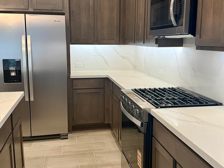 2933 E Mission Ln — Photo 15
