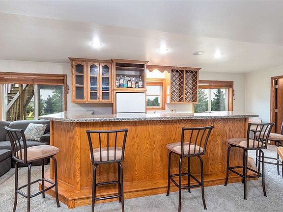 4th image of 744 Circle Hill Ln