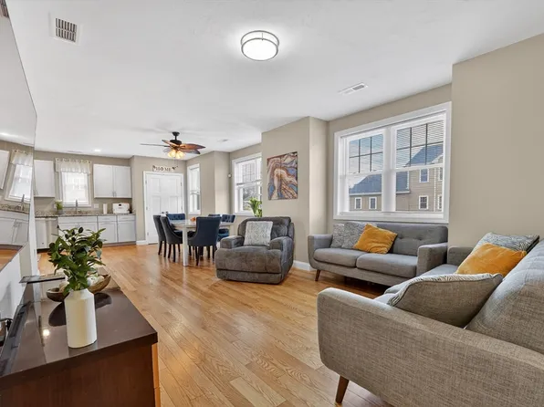 7 Gorham St #57, Chelmsford, MA 01824