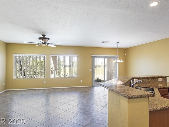 5th image of 7641 Chaffinch St