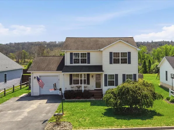 40 Village Dr, Capon Bridge, WV 26711
