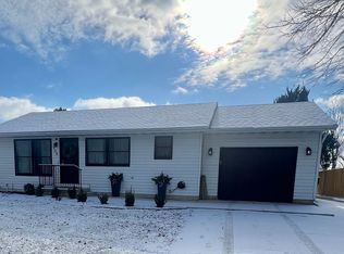 908 Linda Ln, Sandwich, IL 60548