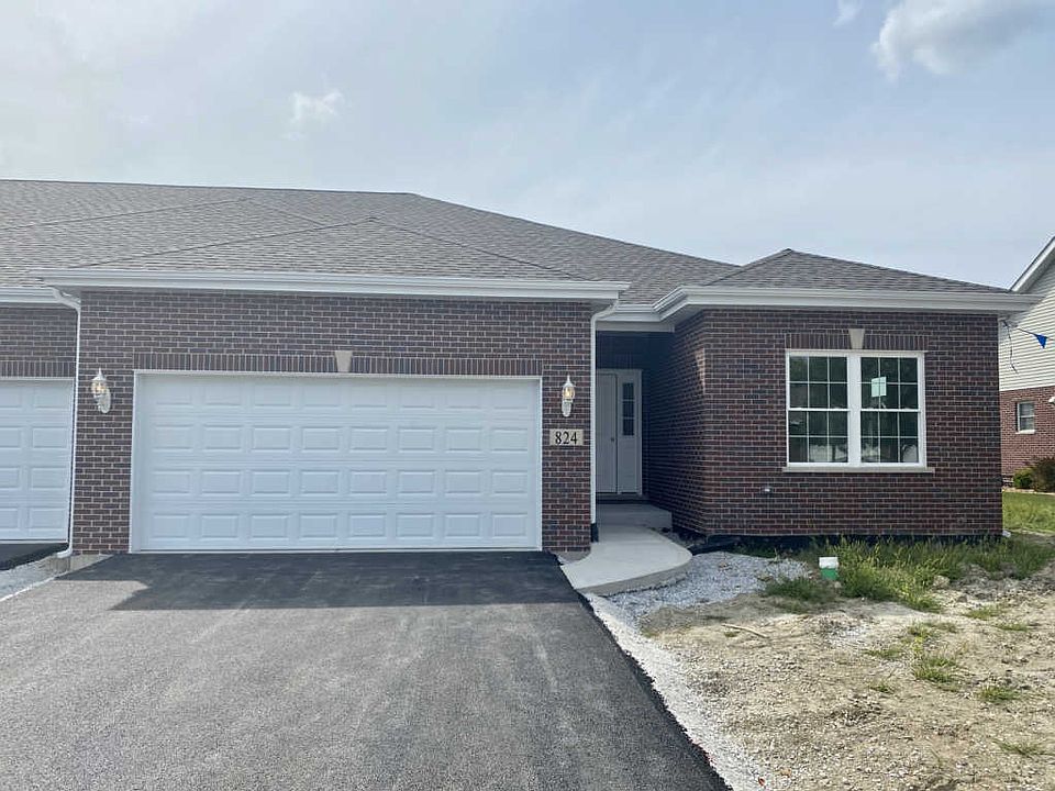 1st image of 824 Oriole Dr #C
