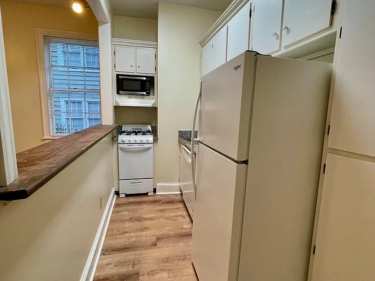 405 N Madison St — Photo 8