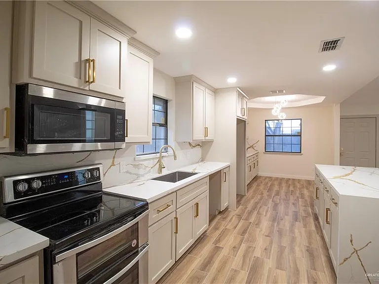 1615 Gloria Ann Dr — Photo 6