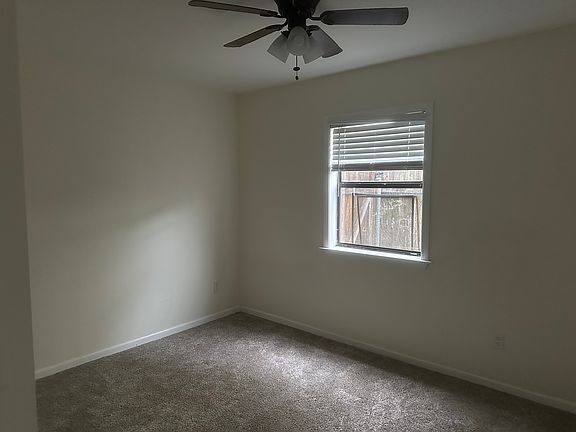 4th image of 907 Brooks Blvd #A