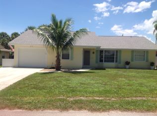 8154 SE Carlton St, Hobe Sound, FL 33455