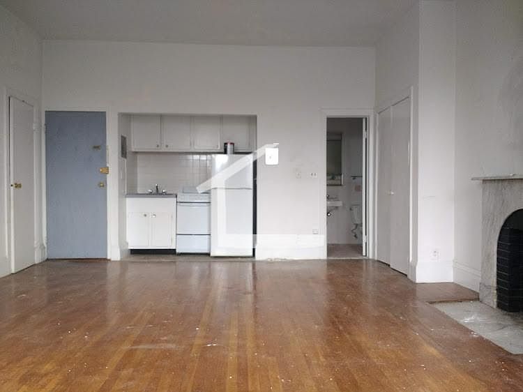 2nd image of 20 Mount Vernon St #4G