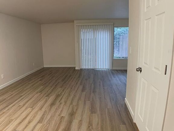 3rd image of 15731 Admiralty Way SW #B