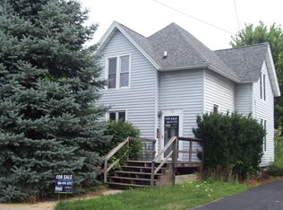 710 E 2nd St, Belvidere, IL 61008