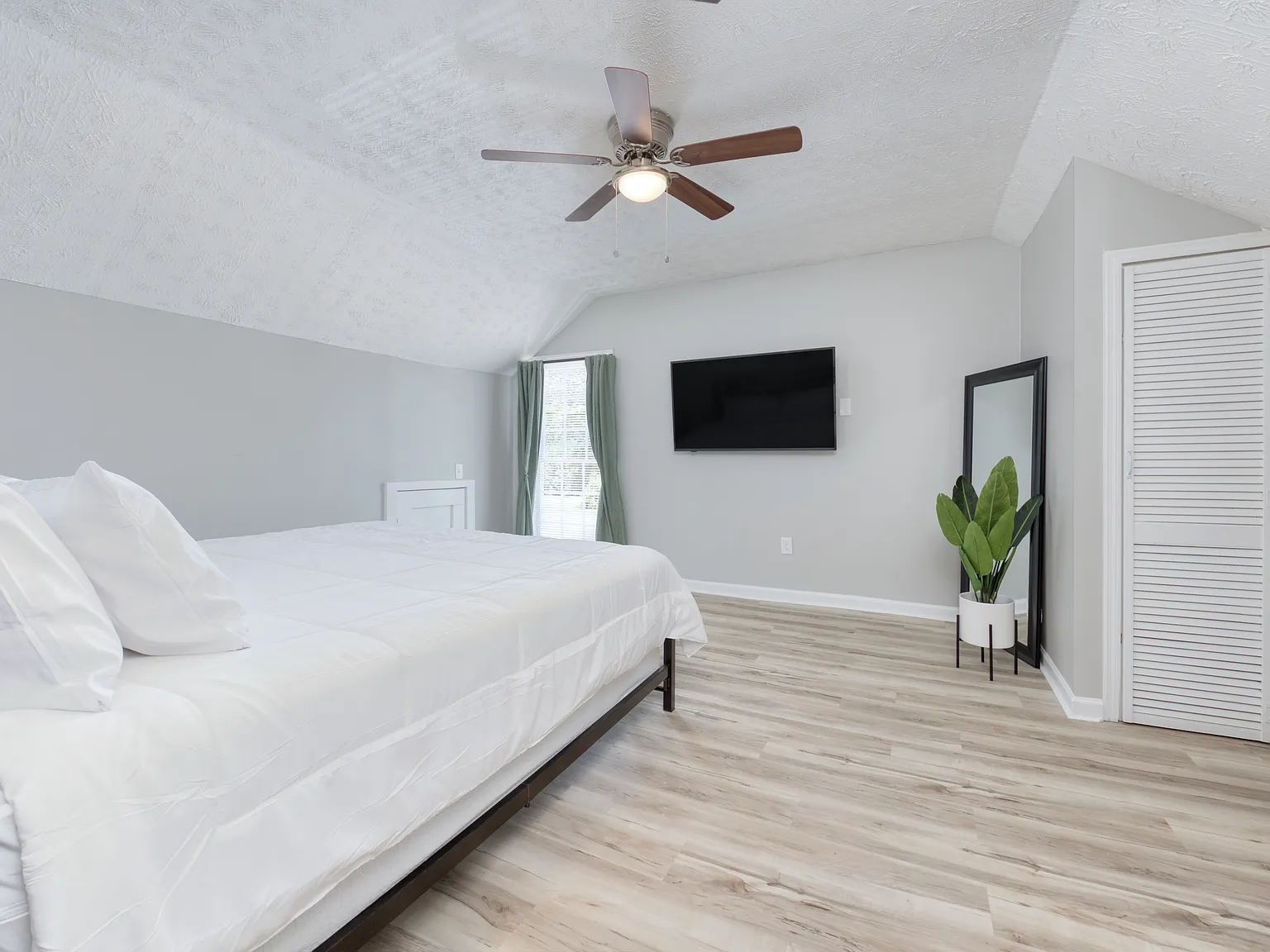 1 bed, $3,000 — Photo 3