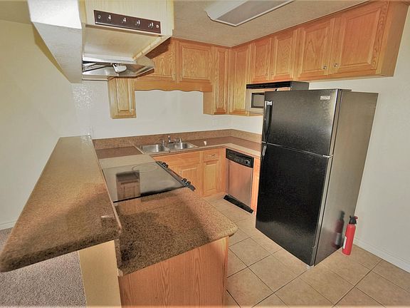 3rd image of 1631 Bayview Heights Dr Unit 14