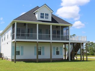 1820 Olde Farm Rd, Morehead City, NC 28557