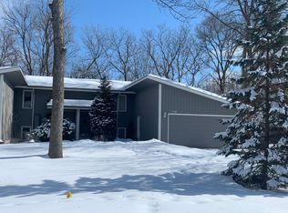 5565 Shorewood Ln, Excelsior, MN 55331
