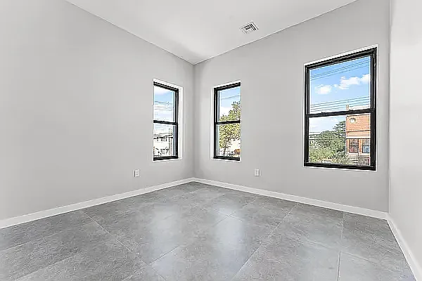 1268 E 92nd St #2A — Photo 7