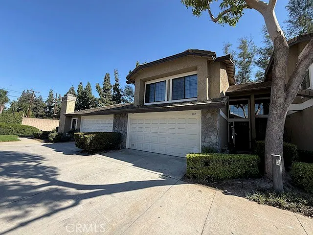 3 bed, 1638 sqft, $3,850 — Photo 2