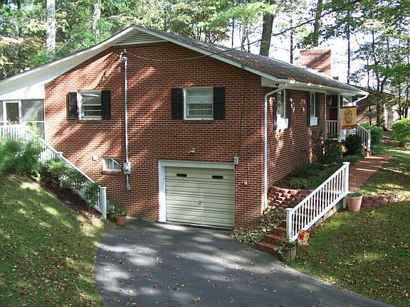 2nd image of 739 Hickory Ln